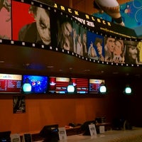 Снимок сделан в UltraLuxe Anaheim Cinemas at GardenWalk пользователем Thanasi P. 9/28/2011