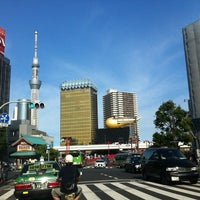 Photo taken at 江戸通り by Hiro on 6/30/2012