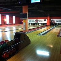 Photo taken at Equinoxe Bowling by Pete K. on 8/10/2011
