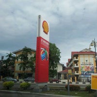 Photo taken at Shell by Tong C. on 1/10/2012