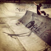Photo taken at Clissold wheels skatepark by Toby C. on 4/22/2012