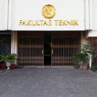 Photo taken at Fakultas teknik, UNJ by faris ismail a. on 8/8/2011