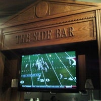 Foto tirada no(a) The Side Bar por Perez M. em 11/19/2011