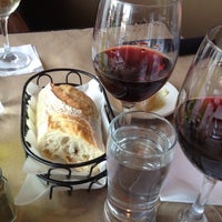 4/8/2012 tarihinde Toni B.ziyaretçi tarafından Impecca Restaurant'de çekilen fotoğraf