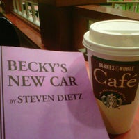 Photo taken at Starbucks by Leslie S. on 12/6/2011