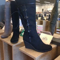 Photo taken at DSW Designer Shoe Warehouse by Sabrina M. on 1/18/2012