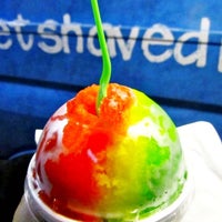 Photo taken at Get Shaved Van by Cakes on 10/14/2011
