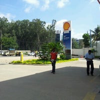 Photo taken at Shell Petrol Station by Tinu Cherian on 9/22/2011