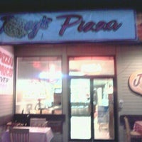 Photo taken at Gio&#39;s pizza by Hollow N. on 11/9/2011