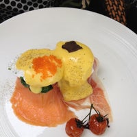 Photo taken at HABITŪ Ristorante The Garden by Cecilie S. on 3/31/2012