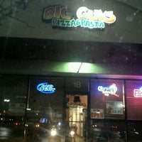 Foto tomada en Big Guy&amp;#39;s Pizza, Pasta and Sports Bar  por Edward B. el 2/14/2012