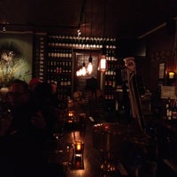 3/25/2012 tarihinde Ankush N.ziyaretçi tarafından Peri Wine Bar'de çekilen fotoğraf