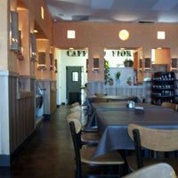รูปภาพถ่ายที่ Caffe Di Fiore โดย Jimmy D. เมื่อ 1/21/2012