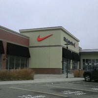 nike outlet jordan creek mall