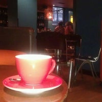 Foto diambil di Bolengo cafés cócteles copas oleh Alex B. pada 1/29/2012