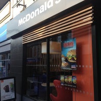 รูปภาพถ่ายที่ McDonald&amp;#39;s โดย Miles B. เมื่อ 5/28/2012
