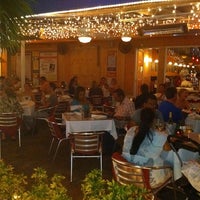 Foto tirada no(a) Cafe Luna Liberty Plaza por Ginger D. em 9/24/2011