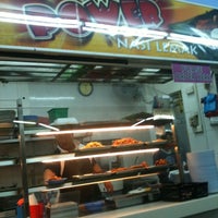 Photo taken at Boon Lay Power Nasi Lemak@Tampines Aiman Cafe by Shahid O. on 7/14/2011