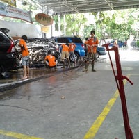 Photo taken at Splendid Tire Service by HENRY D. on 6/29/2012
