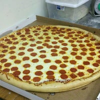 Das Foto wurde bei DiPiazza&#39;s Pizzeria von Marissa L. am 1/29/2012 aufgenommen