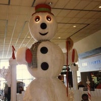 Снимок сделан в Chapel Hill Mall пользователем Mike P. 3/31/2012