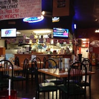 5/27/2012 tarihinde Beth M.ziyaretçi tarafından Johnny&amp;#39;s NY Pizza'de çekilen fotoğraf