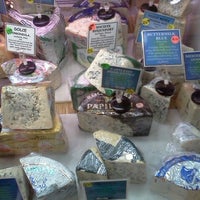 Снимок сделан в Downtown Cheese пользователем Joey 7/2/2012