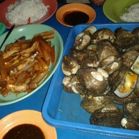 Photo taken at PLTU Seafood by qibo b. on 7/19/2012