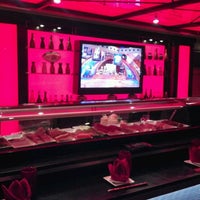 รูปภาพถ่ายที่ RED Sushi Hibachi Grill โดย Tony S. เมื่อ 2/17/2012