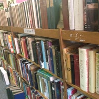รูปภาพถ่ายที่ Old Tampa Book Company โดย Noelley C. เมื่อ 5/25/2012