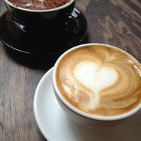 รูปภาพถ่ายที่ Caffe Delia โดย Ryan R. เมื่อ 7/12/2012