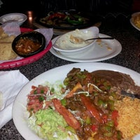 2/15/2012 tarihinde Jennifer R.ziyaretçi tarafından La Playa Mexican Restaurant'de çekilen fotoğraf