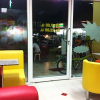 Photo taken at Pizza Thai by MINGZZFABOLOUS on 3/28/2012