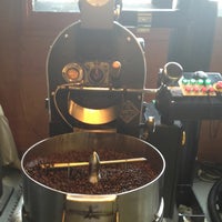 8/16/2012 tarihinde emily h.ziyaretçi tarafından Grand Rapids Coffee Roasters'de çekilen fotoğraf