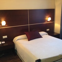 Foto diambil di Hotel Velada Burgos oleh Chesco R. pada 7/19/2012