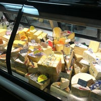 Photo prise au Folgarelli&amp;#39;s Market &amp;amp; Wine Shop par Joe le8/4/2012