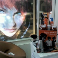 รูปภาพถ่ายที่ Wow Hair Station โดย Damiana S. เมื่อ 12/24/2011