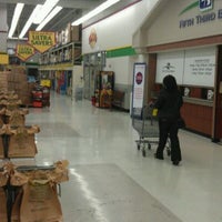 Photo taken at Ultra Foods by Brucy_b on 10/26/2011