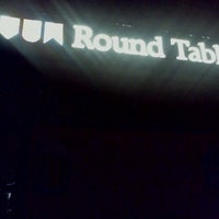 Photo taken at Round Table Pizza by Richard B. on 11/30/2011
