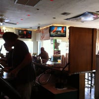 Foto tomada en Toucans Oceanside Bar &amp;amp; Grill  por Scott M. el 1/30/2012