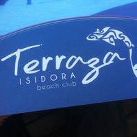 รูปภาพถ่ายที่ Terraza Isidora Beach Club โดย JI S. เมื่อ 12/30/2010