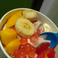 Das Foto wurde bei Blue Pineapple Frozen Yogurt von Alex G. am 8/1/2012 aufgenommen