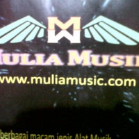 Photo taken at Mulia Musik by Renggarn A. on 1/23/2012