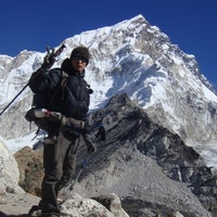 รูปภาพถ่ายที่ Mount Everest | Sagarmāthā | सगरमाथा | ཇོ་མོ་གླང་མ | 珠穆朗玛峰 โดย Zhang N. เมื่อ 2/13/2011