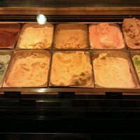 Photo taken at Cold Stone Creamery by Andre L. on 9/9/2011