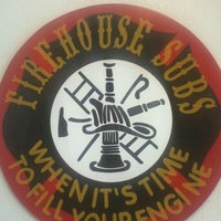 รูปภาพถ่ายที่ Firehouse Subs โดย Joshua T. เมื่อ 8/5/2011