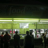 5/6/2012 tarihinde Jess F.ziyaretçi tarafından Burger Bar'de çekilen fotoğraf