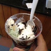 Foto scattata a Lakeside Creamery da Andrew C. il 9/1/2012
