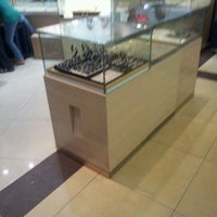 Photo taken at Ming Seng Goldsmith @ Joo Chiat Complex by Azroy on 1/21/2012