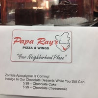 Foto diambil di Papa Ray&amp;#39;s Pizza &amp;amp; Wings oleh Phil K. pada 3/14/2012